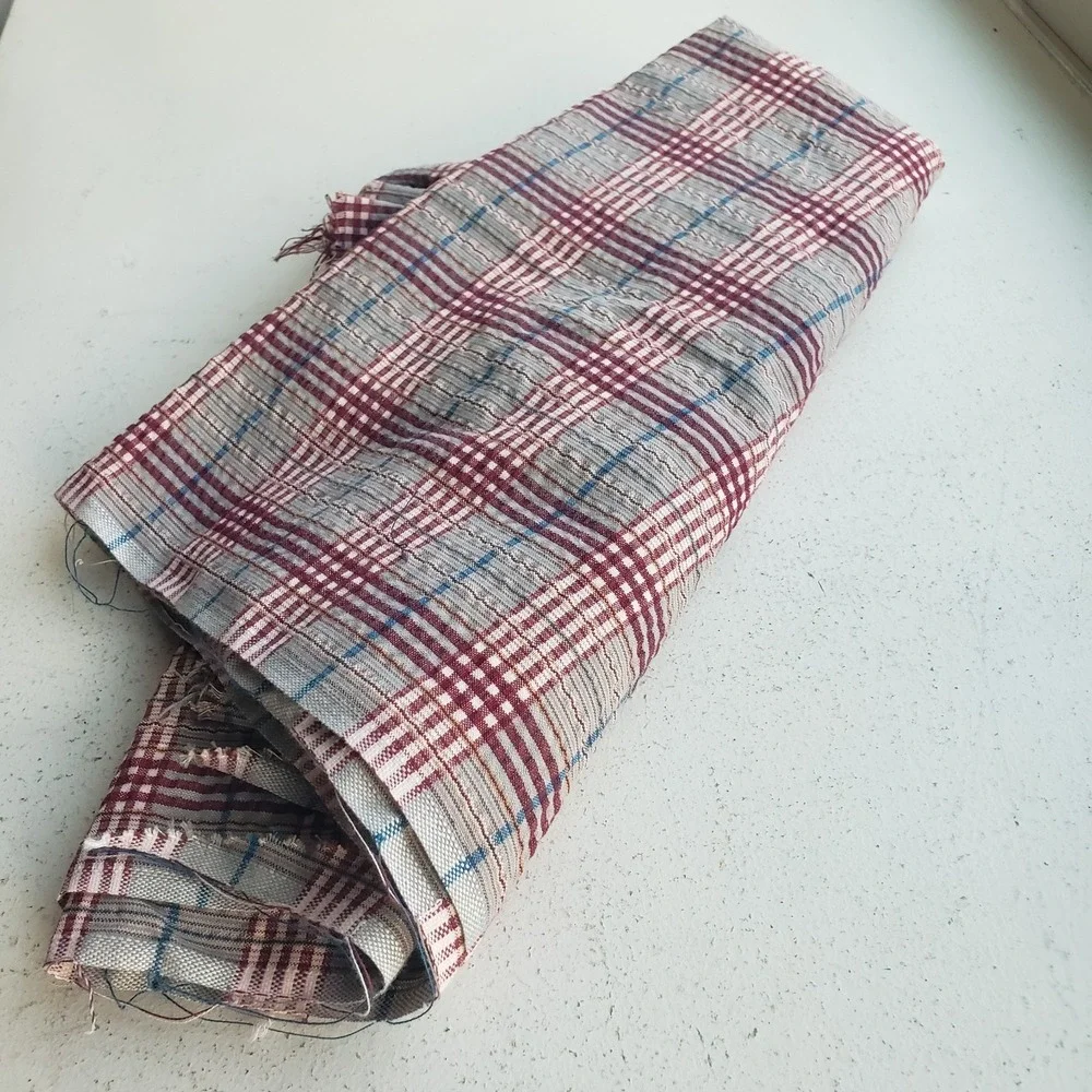Vintage 1950s 1960s Grey Maroon Plaid Seer Sucker Fabric #92